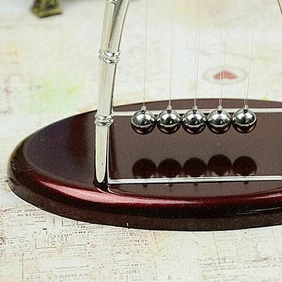 Newton Cradle Bola Pendulum Stainless Steel Balanced Ball Pajangan