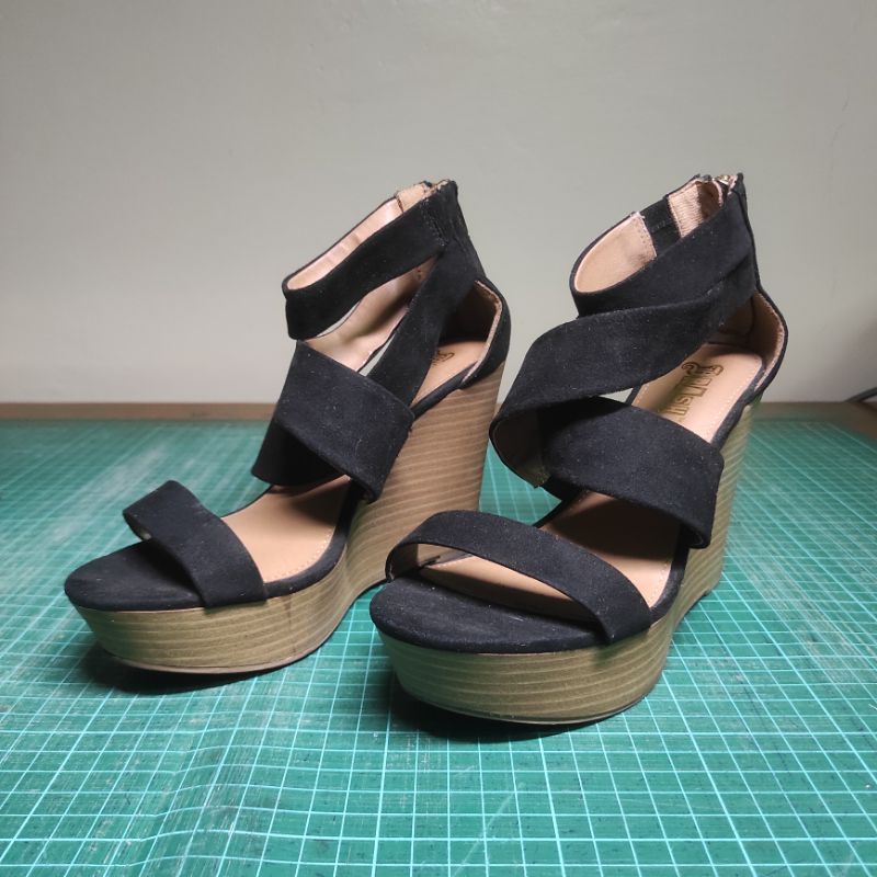 Sepatu Wanita Brash Ukuran 6 | Wedges Brash Ukuran 36,5