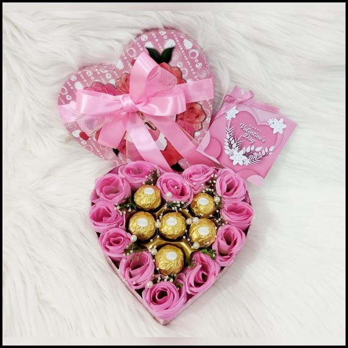 

DISKON LOVE BOX BUKET BUNGA COKLAT FERRERO ROCHER !