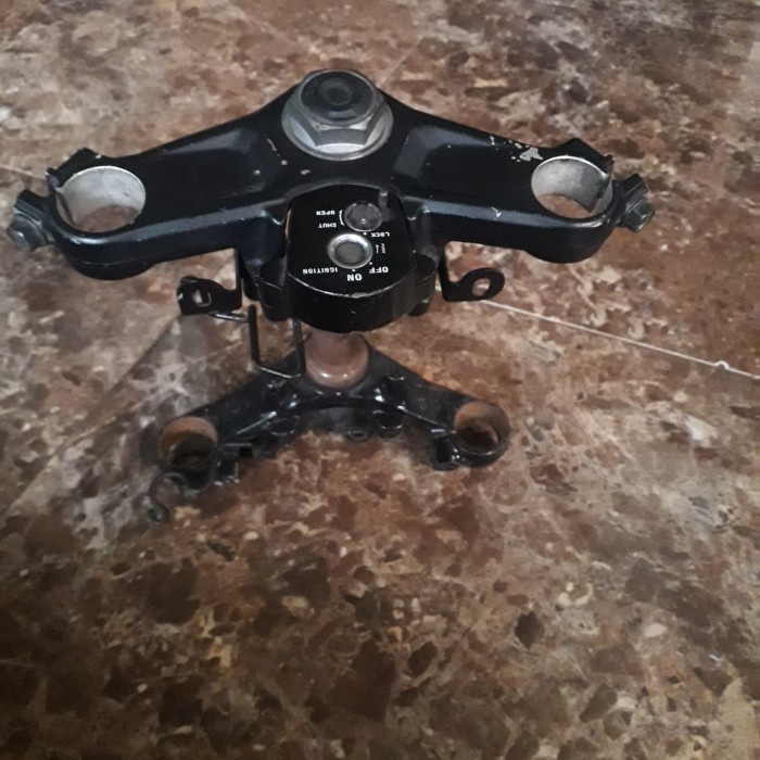 {BEKAS} segitiga segi tiga T atas bawah new cbr150led cbr 150 r led original Limited