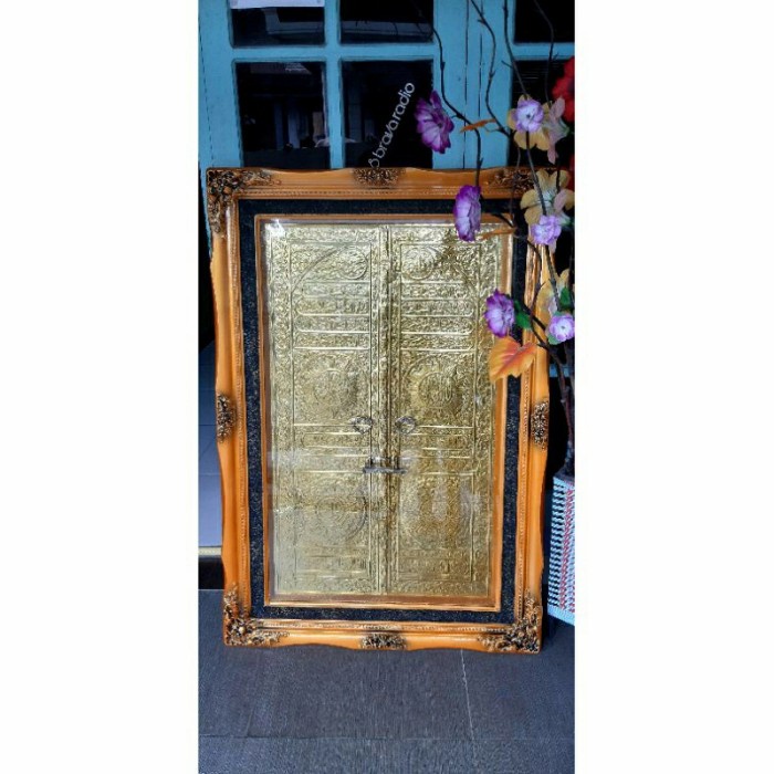 

Gaya Kaligrafi Kuningan Pintu Kabah Jumbo 1M X 1,5M