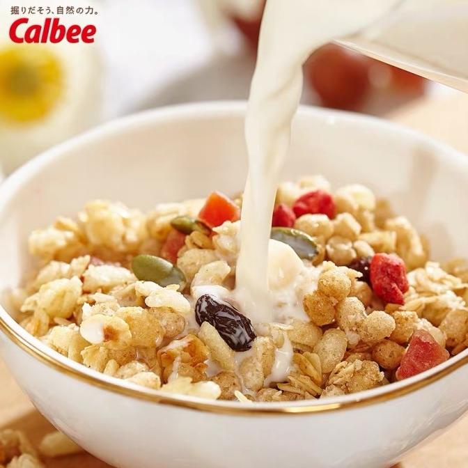 

Calbee Granola Fruit Cereal 700g - Made in Japan