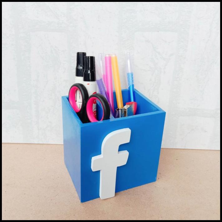 

HOT DEAL KOTAK PENSIL FACEBOOK TEMPAT PENSIL DESAIN LOGO TIMBUL 3D FACEBOOK !!!!!!