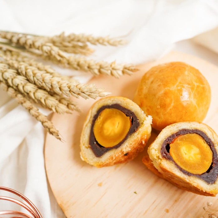 

Salted Egg Yolk Pia Telur Asin (Lebih Enak Dari Bakpia Jogja/Bali)