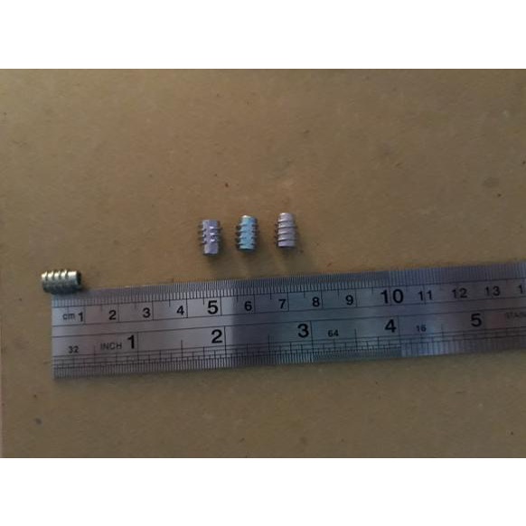 TERLARIS MUR NANAS OE M4x10