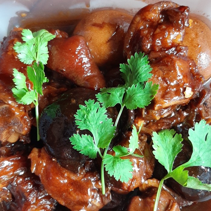 

Uncle Lau Kitchen-Cukiok/Kaki Babi Kecap Spesial Paman Lau 1kg Pack