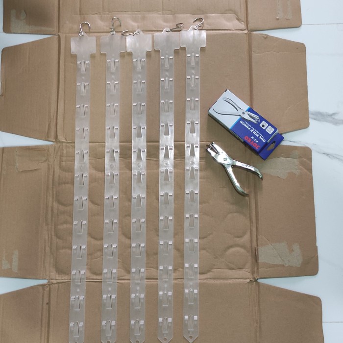 

Promo Paket Gantungan Snack Display + Pembolong Snack