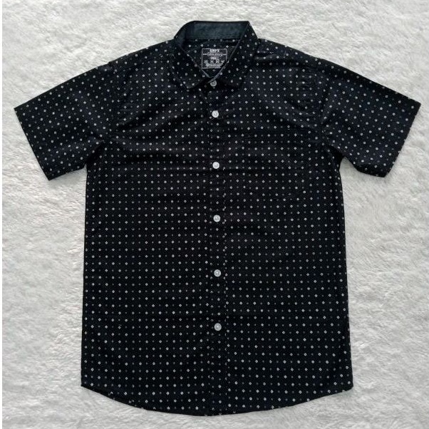 Unpossed Kemeja Pendek Motif Black 499