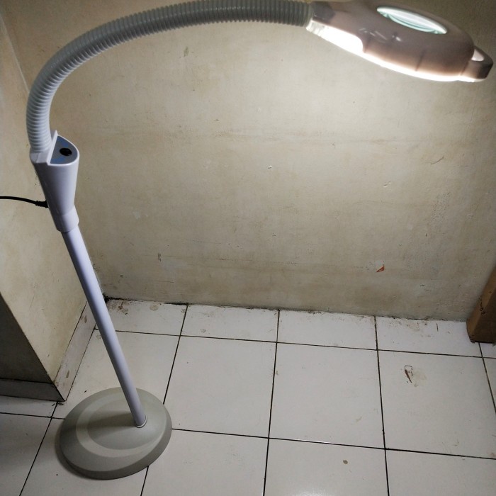 

✨Sale Magnifying Lampu Facial Led Lampu Facial Kaca Pembesar Terbatas