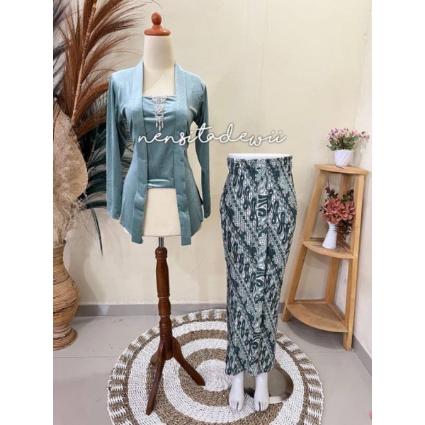 1 Set, Hijau Wardah] Kebaya Kutubaru + Rok Plisket / Motif Malika Hijau