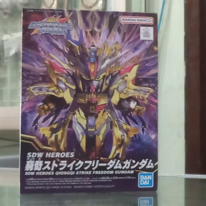 ~~~~~] Gunpla Kit SD Gundam World Heroes Bandai Qiongqi Strike Freedom Gundam