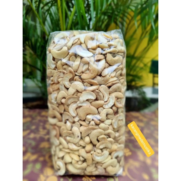 

kacangmede mentah belah dua 1 kg