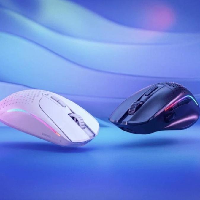 Glorious Model I 2 Wireless - Mouse Gaming Ergonomis Putih dan Hitam