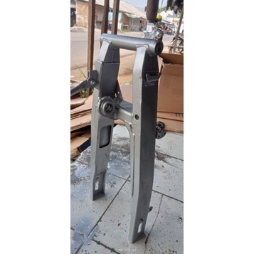 SASIS swing arm garpu motor yamaha VIXION OLD lam original copotan