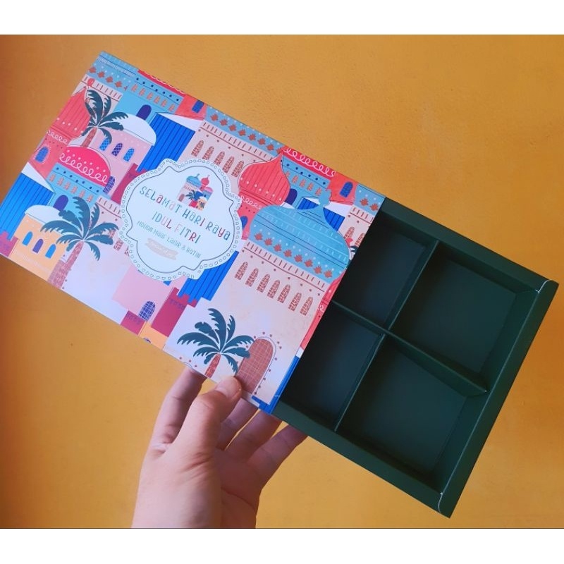 

10 pcs dus box + paperbag hijau tua idul fitri sekat 6 size 4.5 cm hampers kotak kue lebaran sekat fruit pie