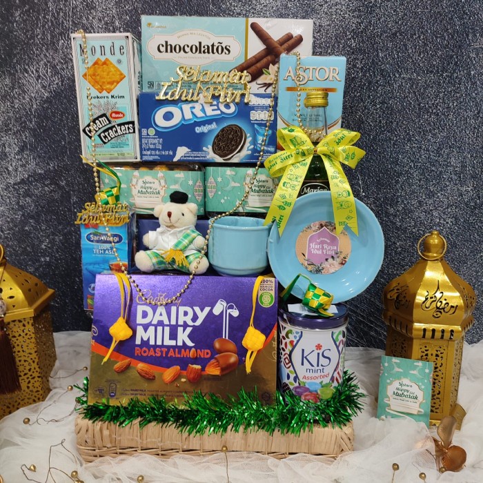 

populer] Paket Dekorasi Lebaran Idul Fitri Hampers Parcel Hadiah Kue Kering 027