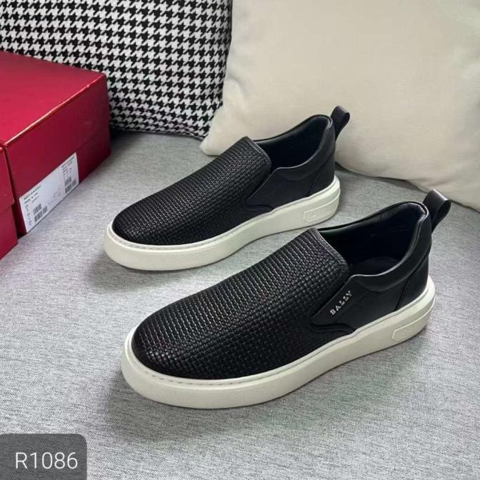 Sepatu Slip On Pria Branded Mirror / Sepatu Pria Slip On Import  Herimarhevan