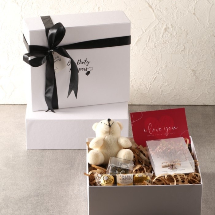 

SIAP KIRIM Hampers Valentine gift kado pacar /Hampers pasangan /hampers couples madalinsecollect