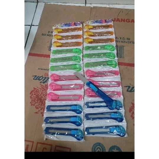 

PISAU KATER | KATER 12PCS | KATER BESAR | KATER TANGGUNG | ALAT POTONG | CUTTER | PISAU | KATER