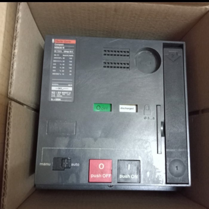 [New Ori] Motorized Mccb Merlin Gerin Ns630F Limited