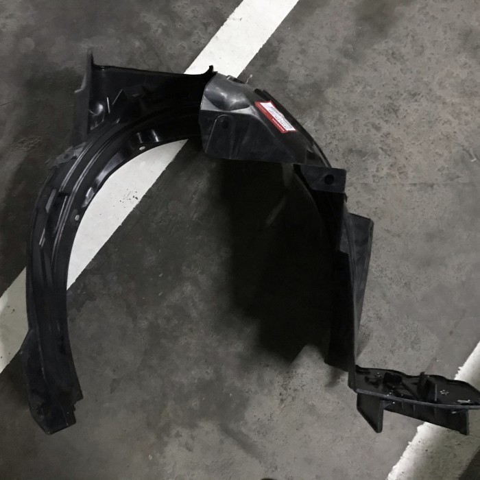 LINER INNER FENDER DEPAN HONDA MOBILIO TIPE RS