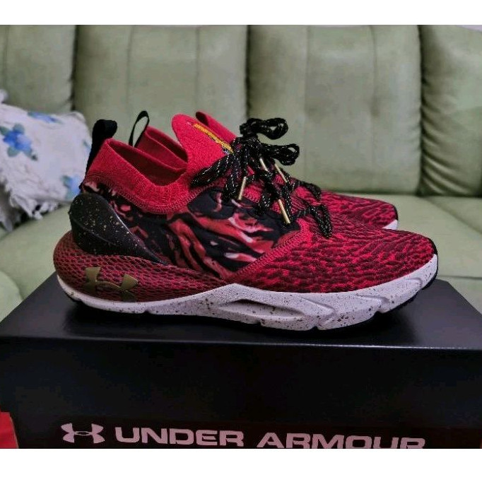 Sepatu UA Hovr Phantom 2 CNY (100% ORI) 42.5 RARE ITEM