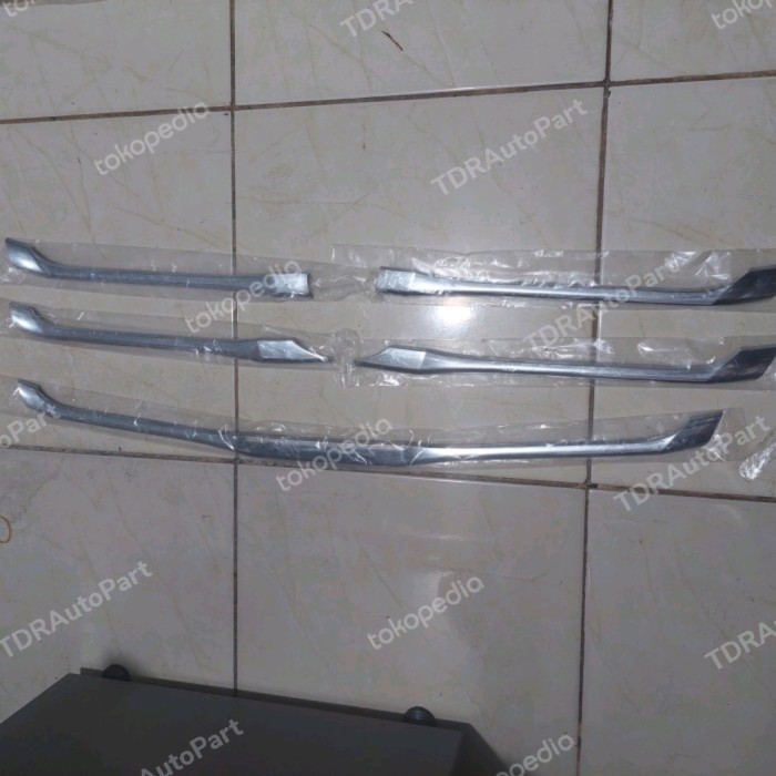 [New Ori] List Gril Bumper Depan Toyota Innova 2012 Berkualitas