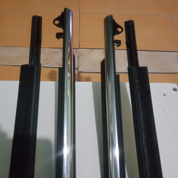 [New Ori] List Kaca Karet Pelipit Kaca Luar Innova Reborn Venturer Original Crom Berkualitas