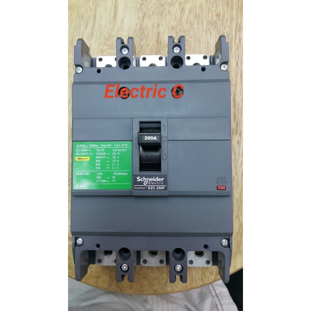 [Baru] Schneider Electric / Merlin Gerin / Mccb Ezc 250 F / Nfb 3Phase 200 A Terbatas