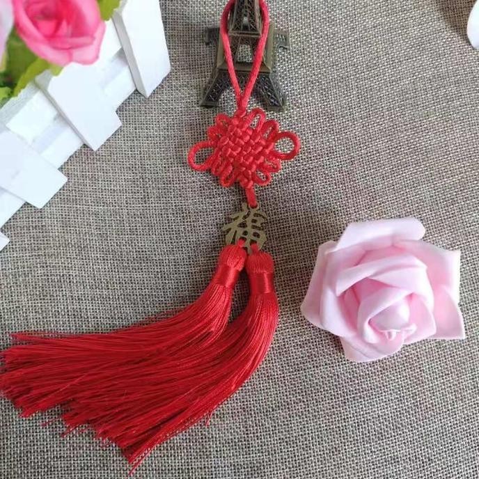 

Ready Chinese Tinsel Fu Double Rumbai Gantungan Hoki Tali Merah Parcel Imlek Terbaik