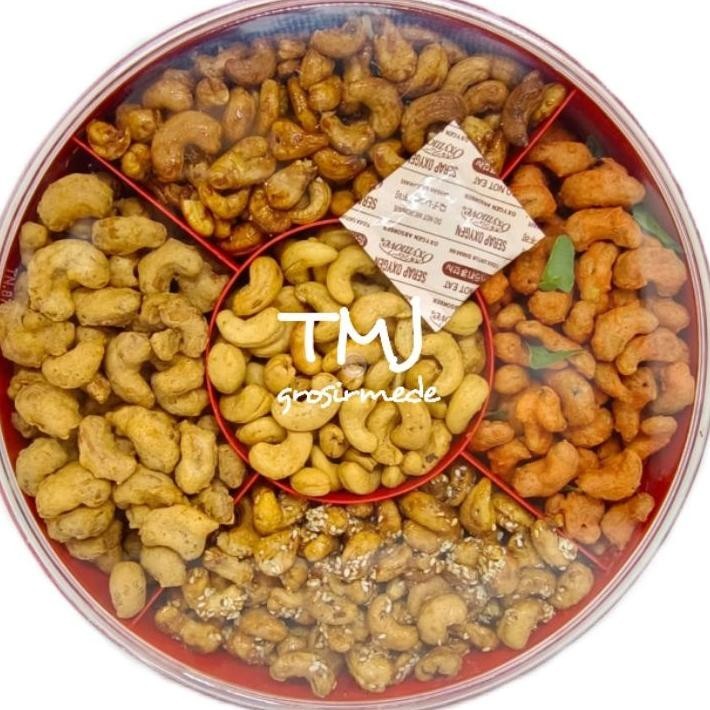 

Kacang Mede Tray 5 Rasa 1 Kg