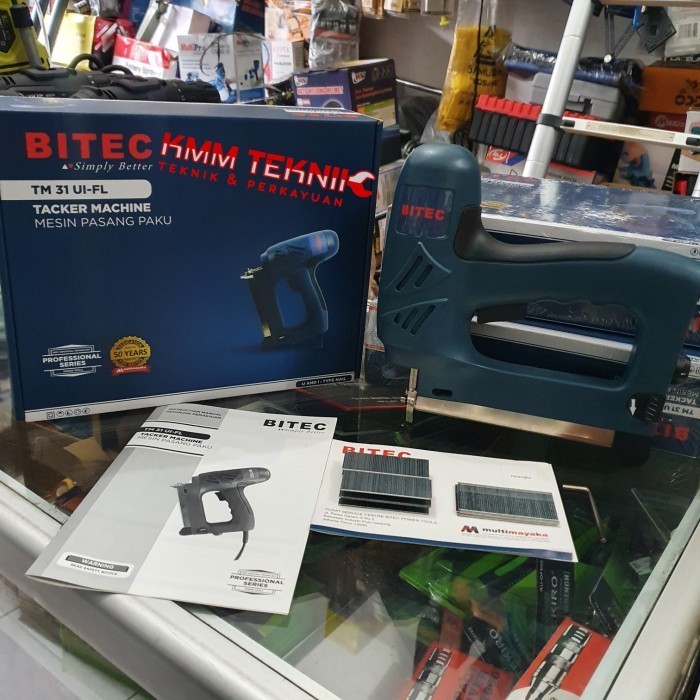 

TERBARU - MESIN PAKU TEMBAK LISTRIK BITEC TM31 2 FUNGSI LURUS HEKTER STAPLES I U
