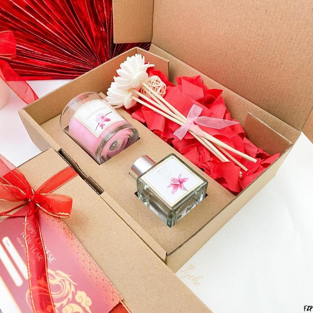 

Promo Akhir Tahun Hampers Chinese New Year Tyyychee Imlek Gift Box Hadiah Parcel Souvenir Kado Aromaterapi Lilin Reed Duffuser Diskom