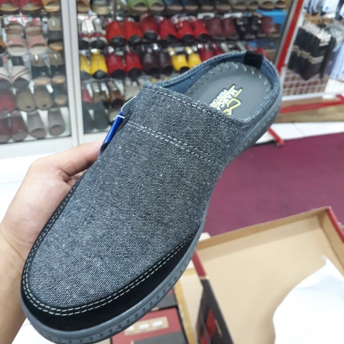 Sepatu Sandal Slop Levis/Denim Mancastle Original