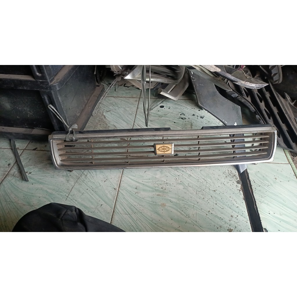 Grill toyota corona twincam At170 1989 original
