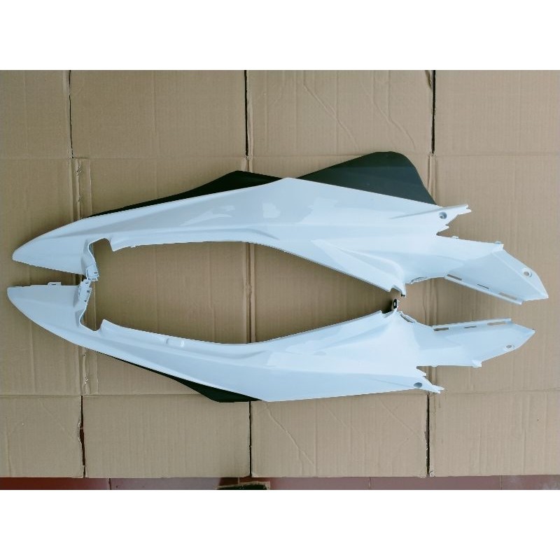 body belakang satria Fu facelift putih