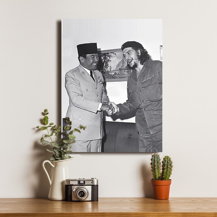 Terlaris Poster Ir Soekarno Che Guevara Salaman - Dekorasi Hiasan Dinding Kayu Promo Terbaru