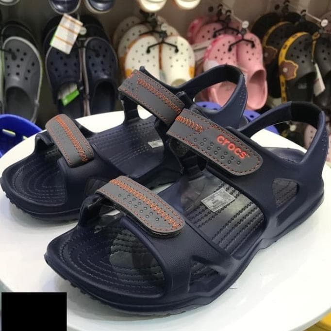 Crocs / Sepatu Sandal / Sandal Gunung / Sandal Crocs / Crocs Pria -
