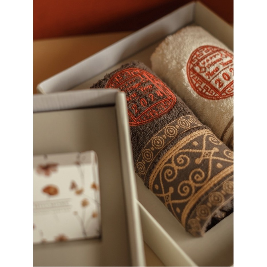 

Ready Toko Handuk - Hampers Imlek / Gold Hampers