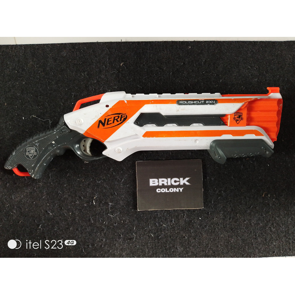 Nerf N-Strike Elite Roughcut 2x4 var putih Tembakan Mainan Anak