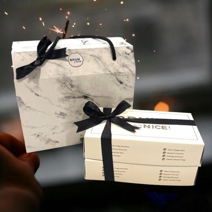 

New Year Hampers - 2 Box Brownies Ready Setiap Hari
