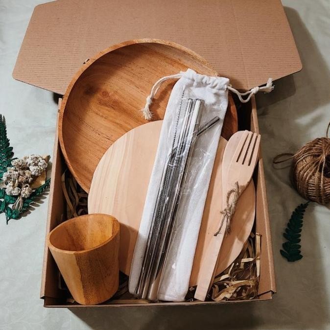 

Hampers Gift Box - Wooden Full Package By Sweetie Seasons