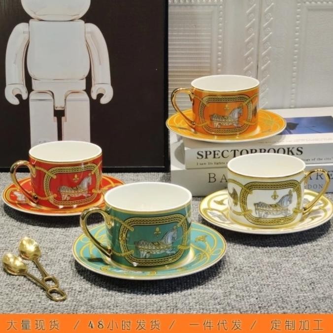 

Cangkir Couple Set Gift Box / Hampers Cangkir Set Hermes