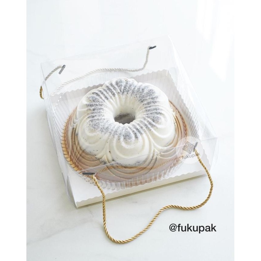 

SIAP KIRIM BOX MIKA TALI 25X25 (20 PCS), KOTAK MIKA TRANSPARENT CAKE GLASS BOX