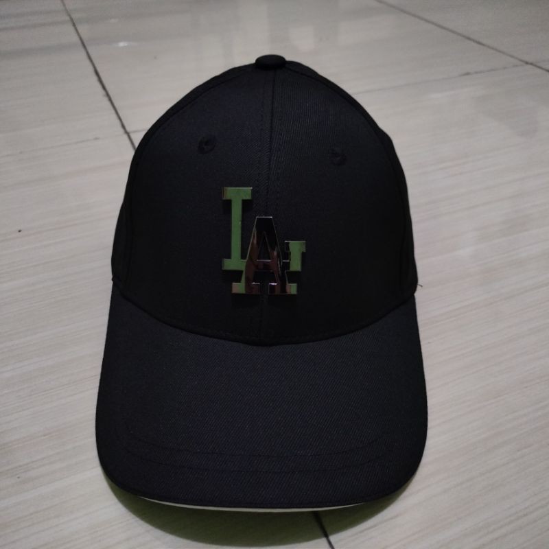 Topi MLB LA hitam logo besi gesper