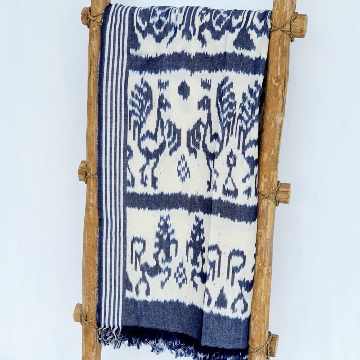 Naenggo Kain Tenun Atbm Blangket Jepara Motif Etnik Sumba Ntt-Putih Navy - 240X120, Putih Hitam