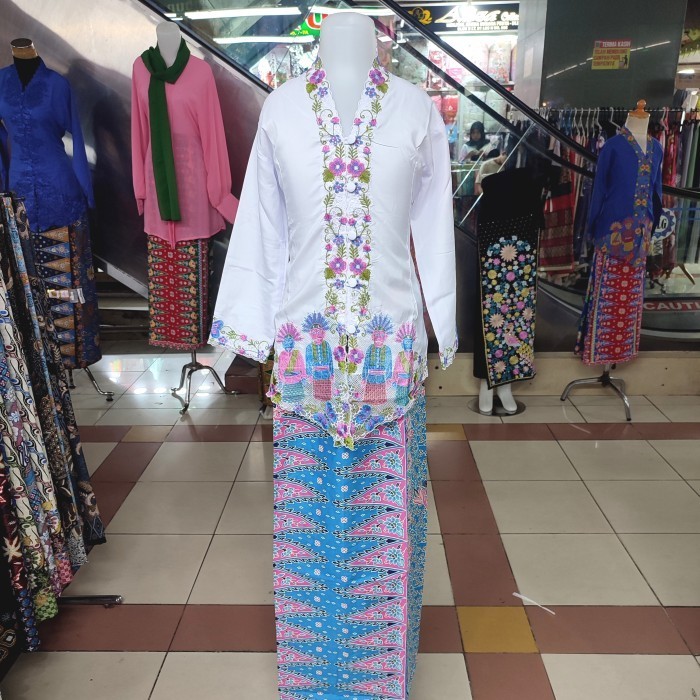 Kebaya Encim Putih Anak Anak.
