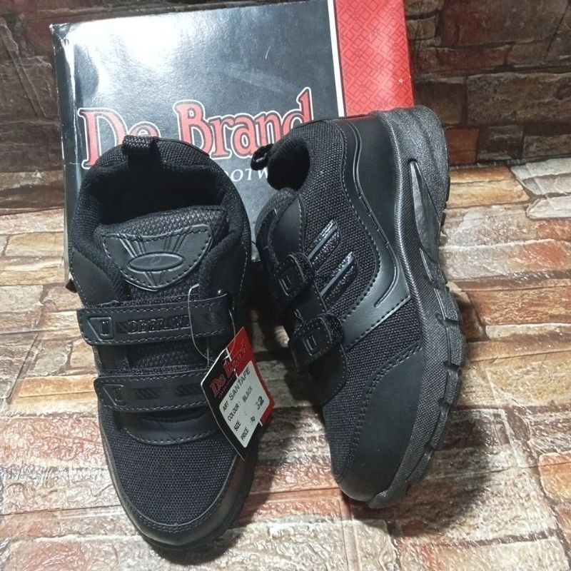 De Brand, Sepatu Sekolah Untuk Anak SD