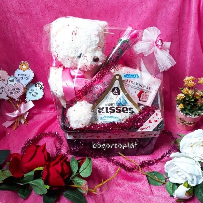 

Parsel Valentine Teddy Rose