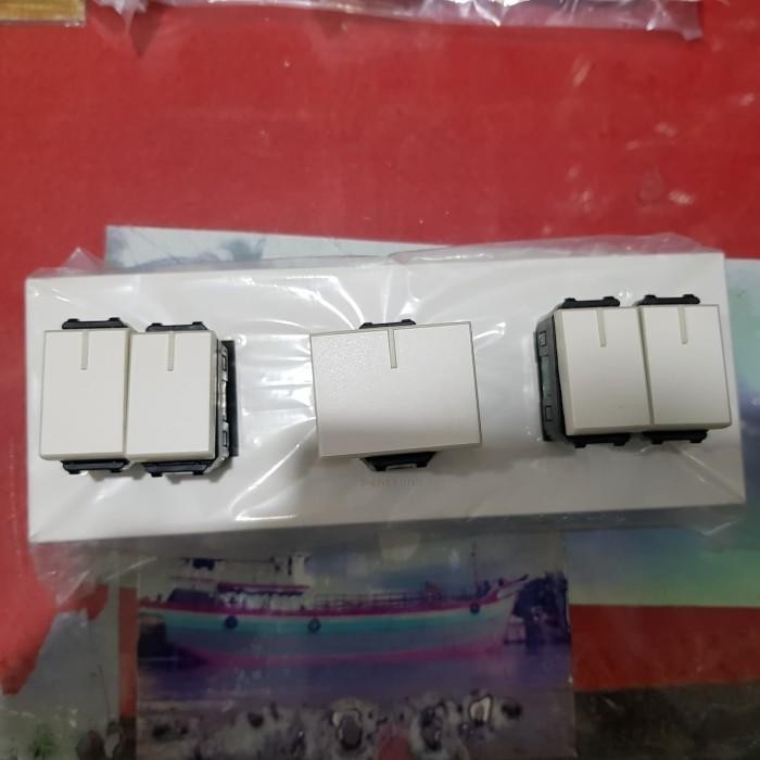 SAKLAR INDIKATOR LAMPU PANASONIC 3GANG ISI 5MATA SAKLAR STYLE E SERIES